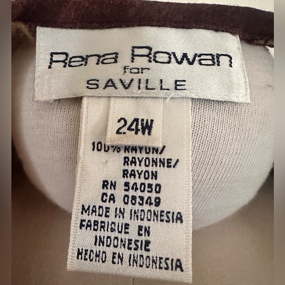 Rena Rowan Geometric Pullover Tank/Tee - Picture 3 of 3